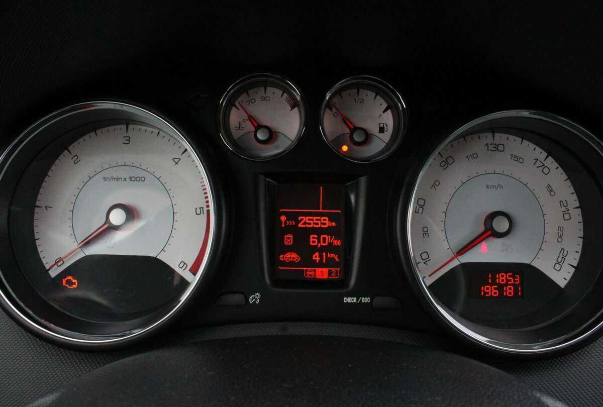 Купить Peugeot 408, 2014, 196 000 км, фото №8