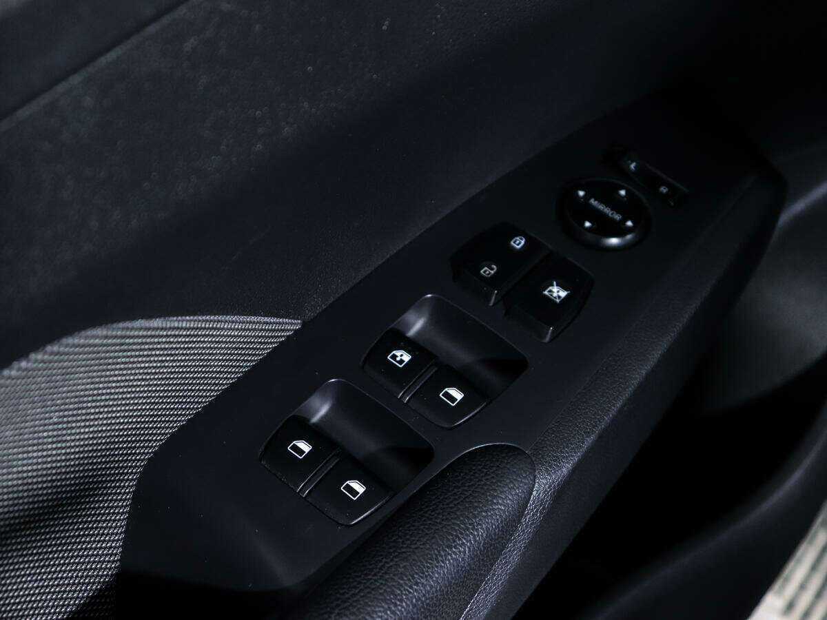 Купить Hyundai Solaris, 2018, 86 000 км, фото №14