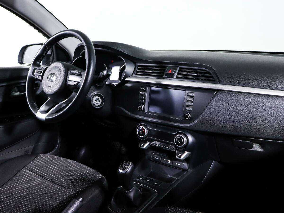 Купить Kia Rio X-Line, 2018, 38 198 км, фото №9