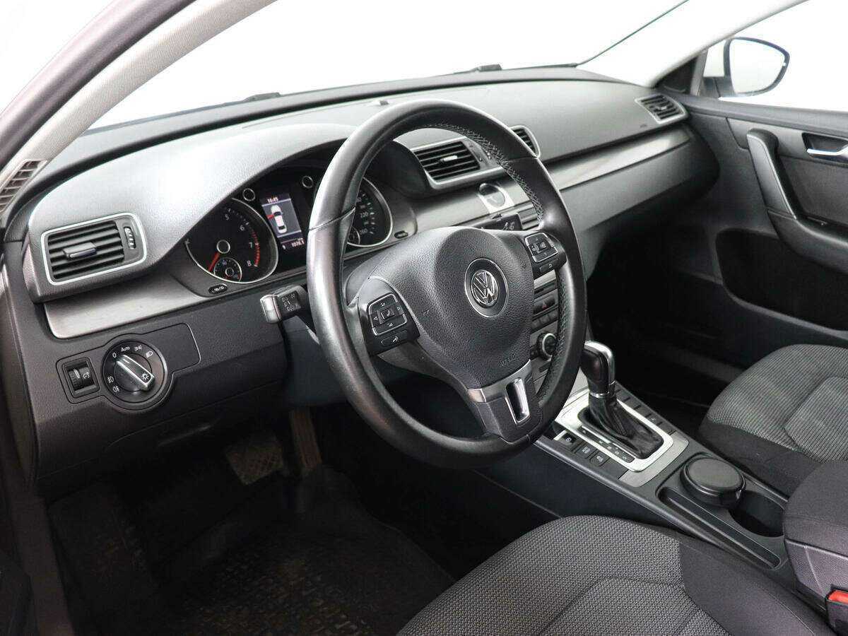 Купить Volkswagen Passat, 2013, 121 557 км, фото №9