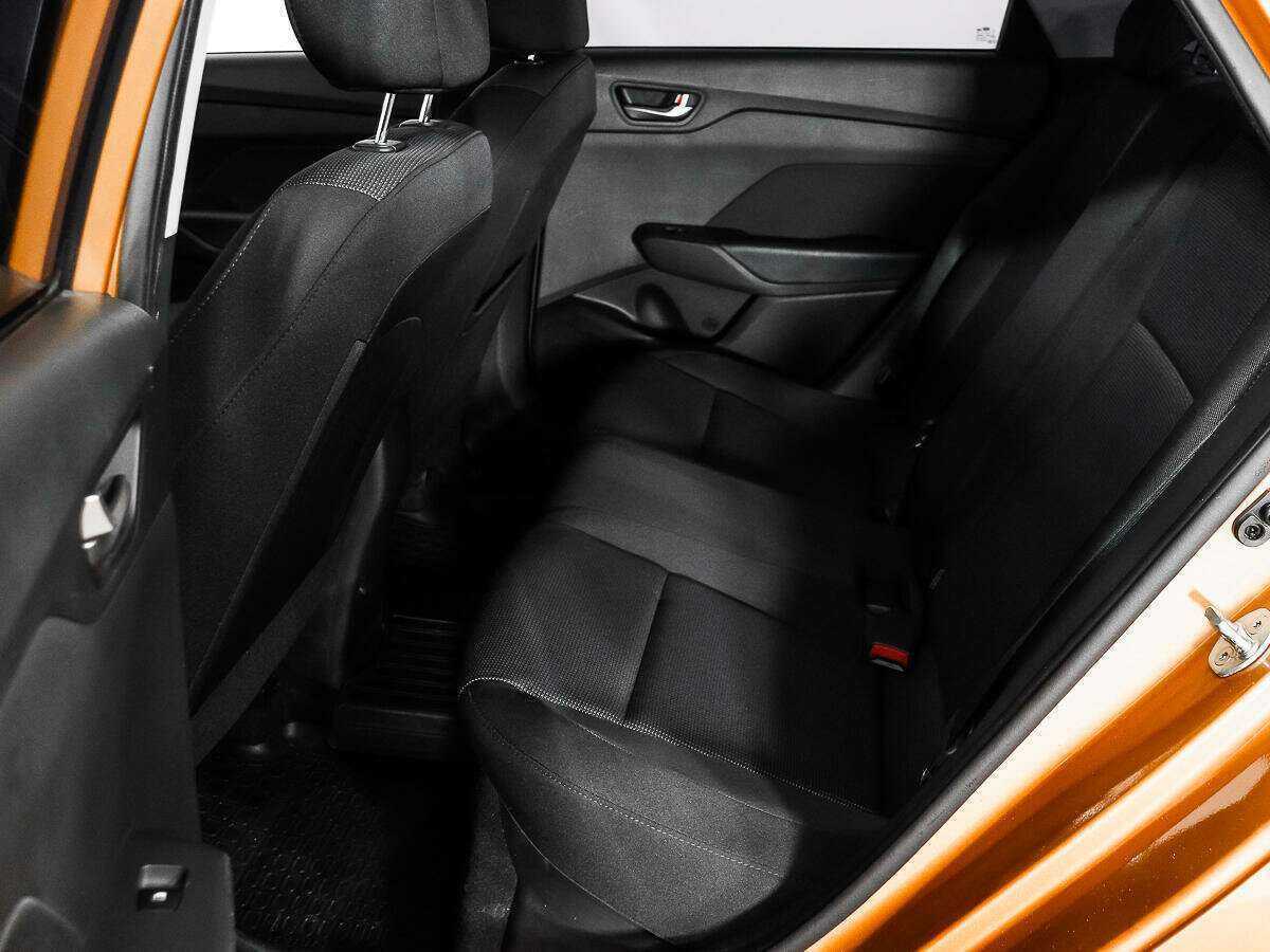 Купить Hyundai Solaris, 2017, 140 583 км, фото №8