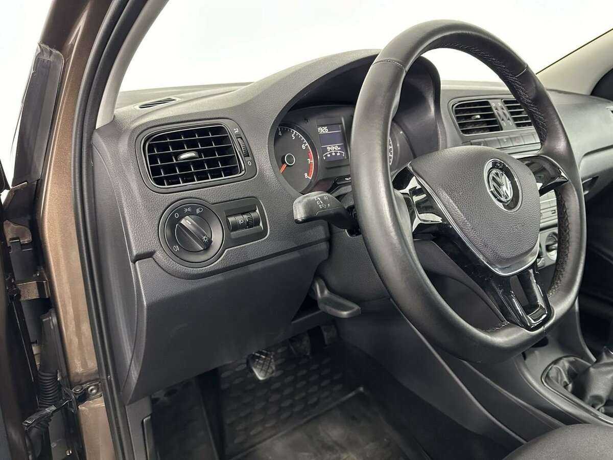 Купить Volkswagen Polo, 2016, 94 342 км, фото №9