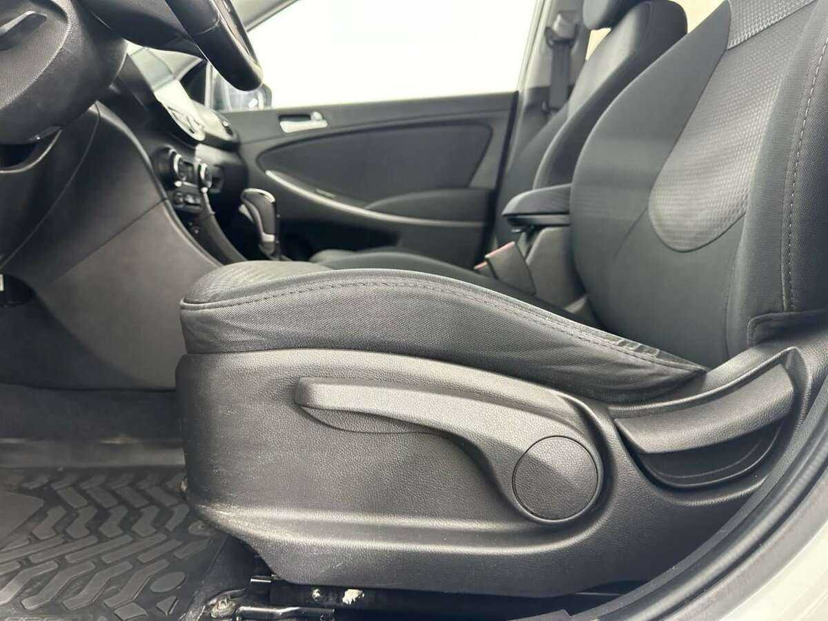 Купить Hyundai Solaris, 2016, 157 958 км, фото №10