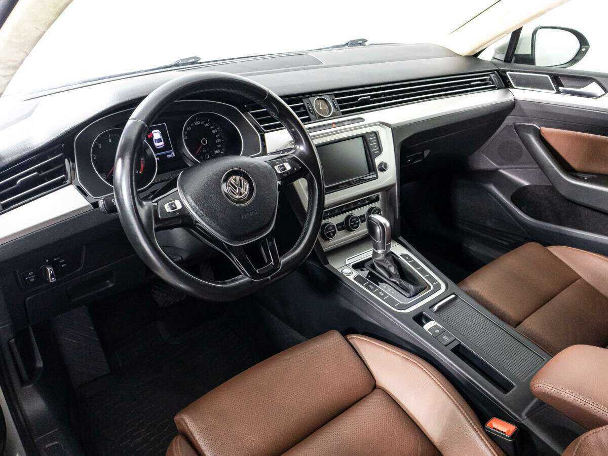 Купить Volkswagen Passat, 2017, 68 113 км, фото №11