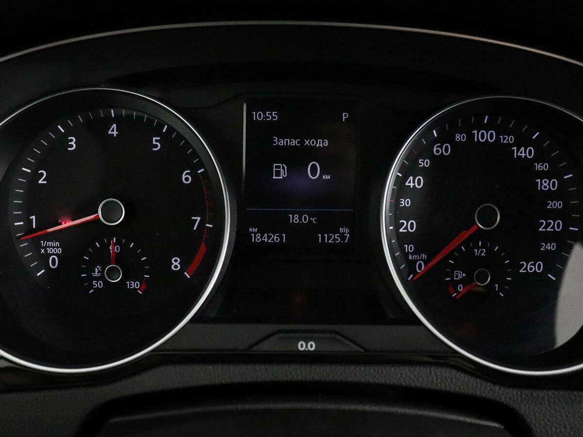 Купить Volkswagen Passat, 2017, 181 000 км, фото №10