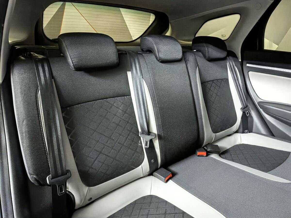 Купить Lada (ВАЗ) Vesta SW Cross, 2019, 66 589 км, фото №13