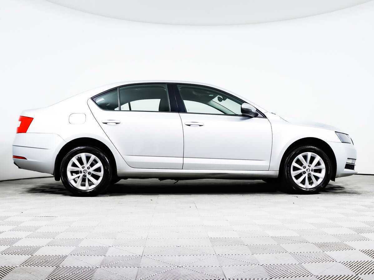 Купить Skoda Octavia, 2018, 121 000 км, фото №4