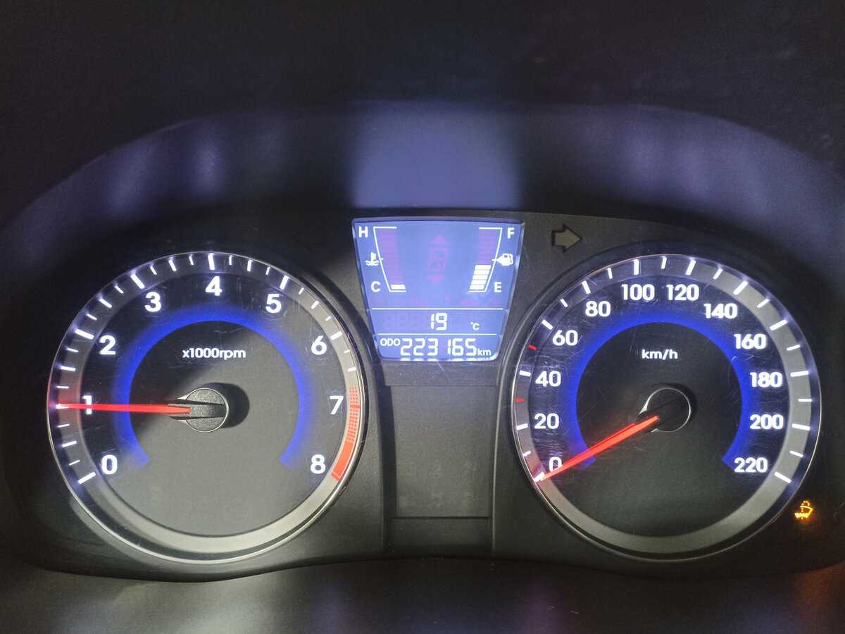 Купить Hyundai Solaris, 2013, 223 137 км, фото №8