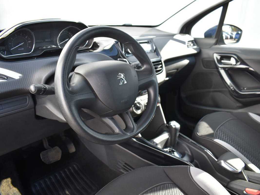 Купить Peugeot 2008, 2014, 107 929 км, фото №13