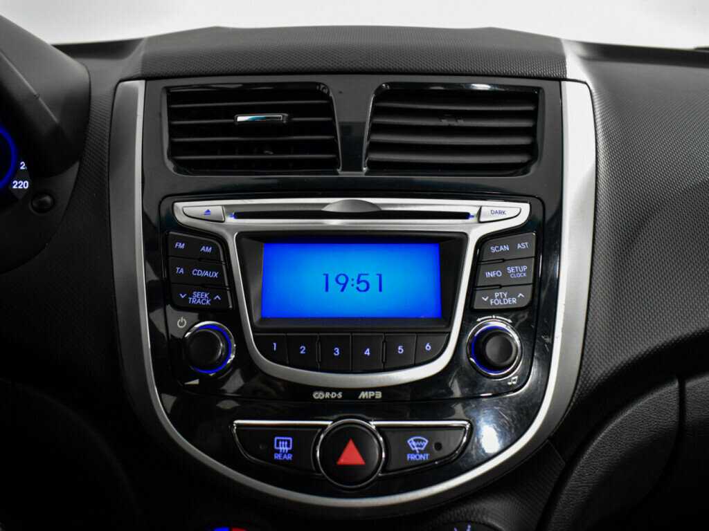 Купить Hyundai Solaris, 2012, 210 465 км, фото №11