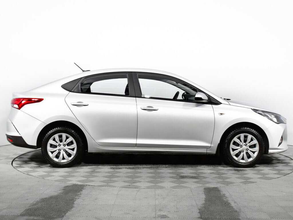 Купить Hyundai Solaris, 2021, 116 948 км, фото №4
