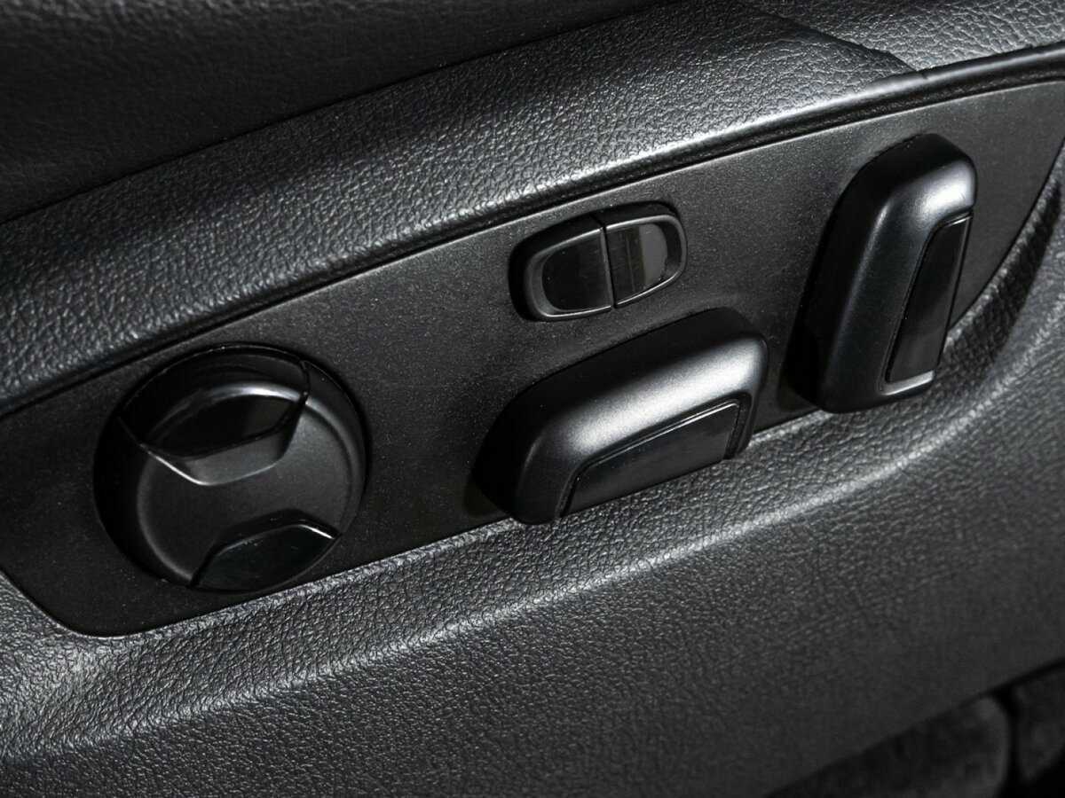 Купить Volkswagen Touareg, 2012, 329 160 км, фото №20