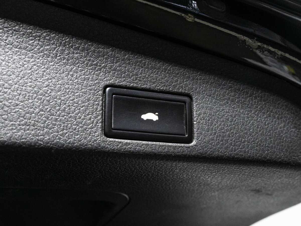 Купить Volkswagen Touareg, 2012, 329 160 км, фото №23