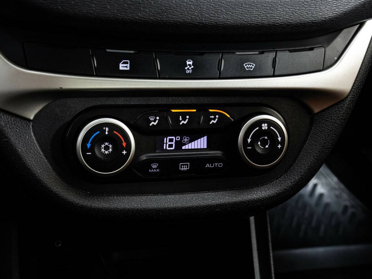 Купить Lada (ВАЗ) Vesta Cross, 2018, 72 753 км, фото №14