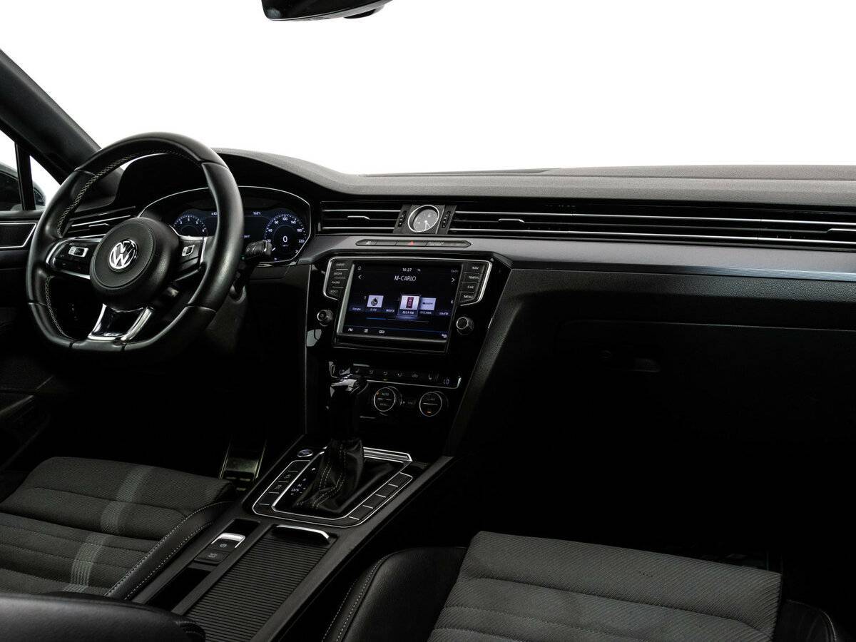 Купить Volkswagen Passat, 2016, 228 105 км, фото №9