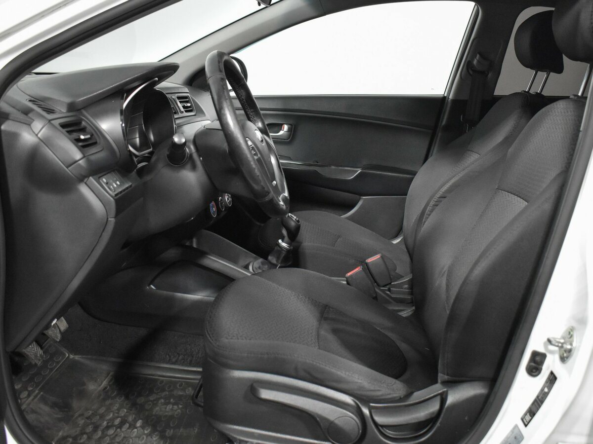 Купить Kia Rio III Рестайлинг, 2016, 200 000 км, фото №10