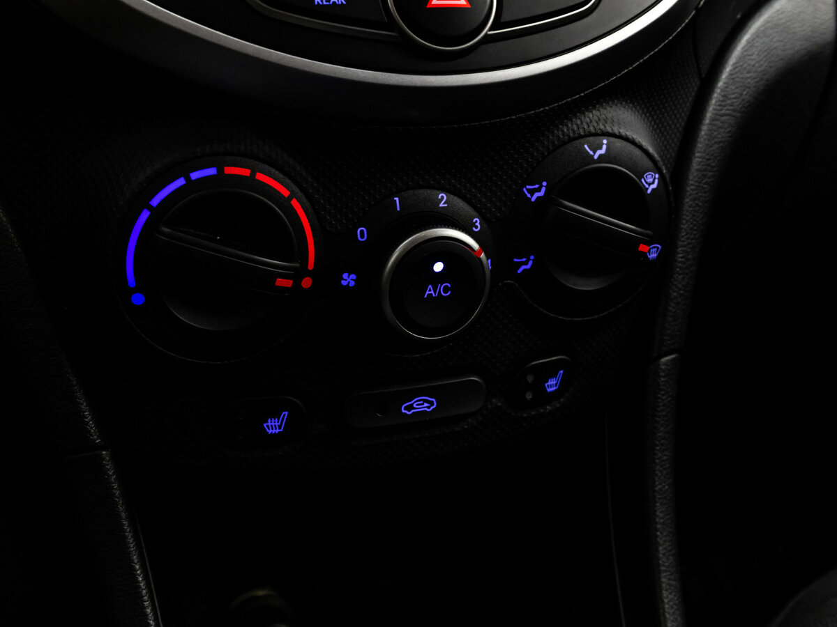 Купить Hyundai Solaris I Рестайлинг, 2015, 139 194 км, фото №11