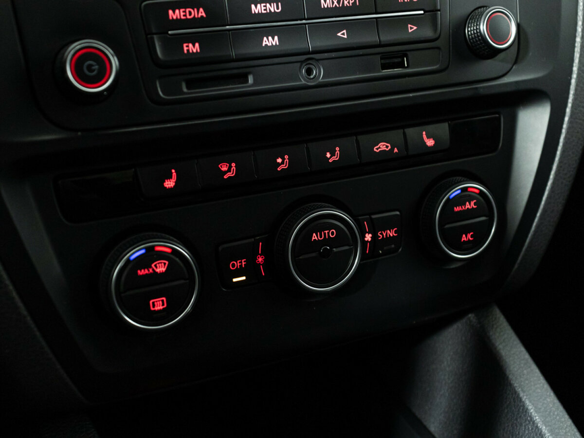 Купить Volkswagen Jetta VI Рестайлинг, 2016, 247 728 км, фото №15